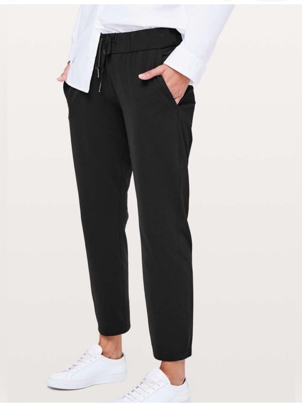 Lululemon On the Fly Pant in Black, size 4